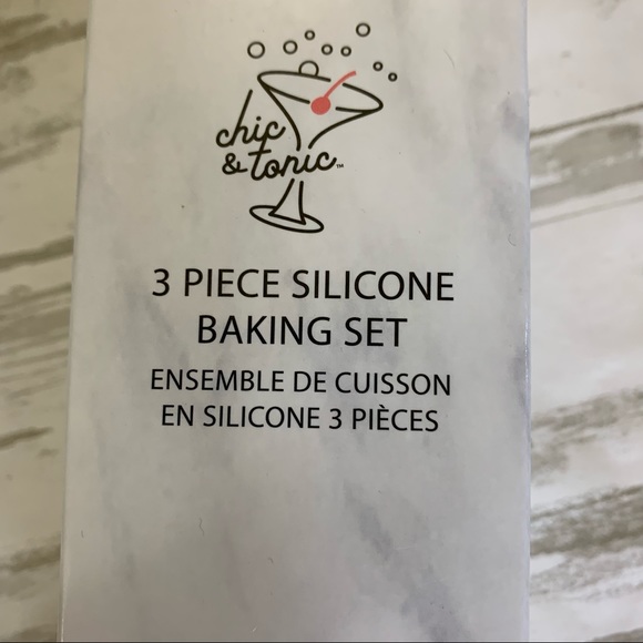 Chic & Tonic Silicone Baking Set Mat & 2 Size Spatulas Blues - Picture 6 of 9